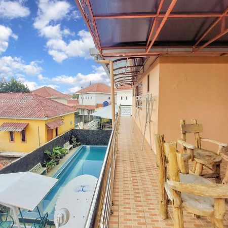 Villa Samsu By Puncak Holiday Cianjur Exterior photo